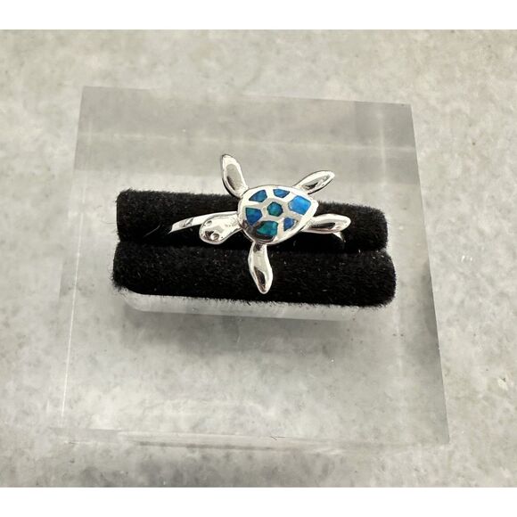 Dainty Turtle Ring with Blue Lab Opal & Sterling Silver Size 7 - NIB - Gift Box - Picture 4 of 5